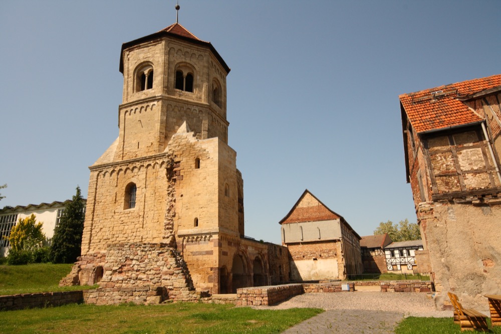 Klosterturm der Klosterruine St. Wigbert